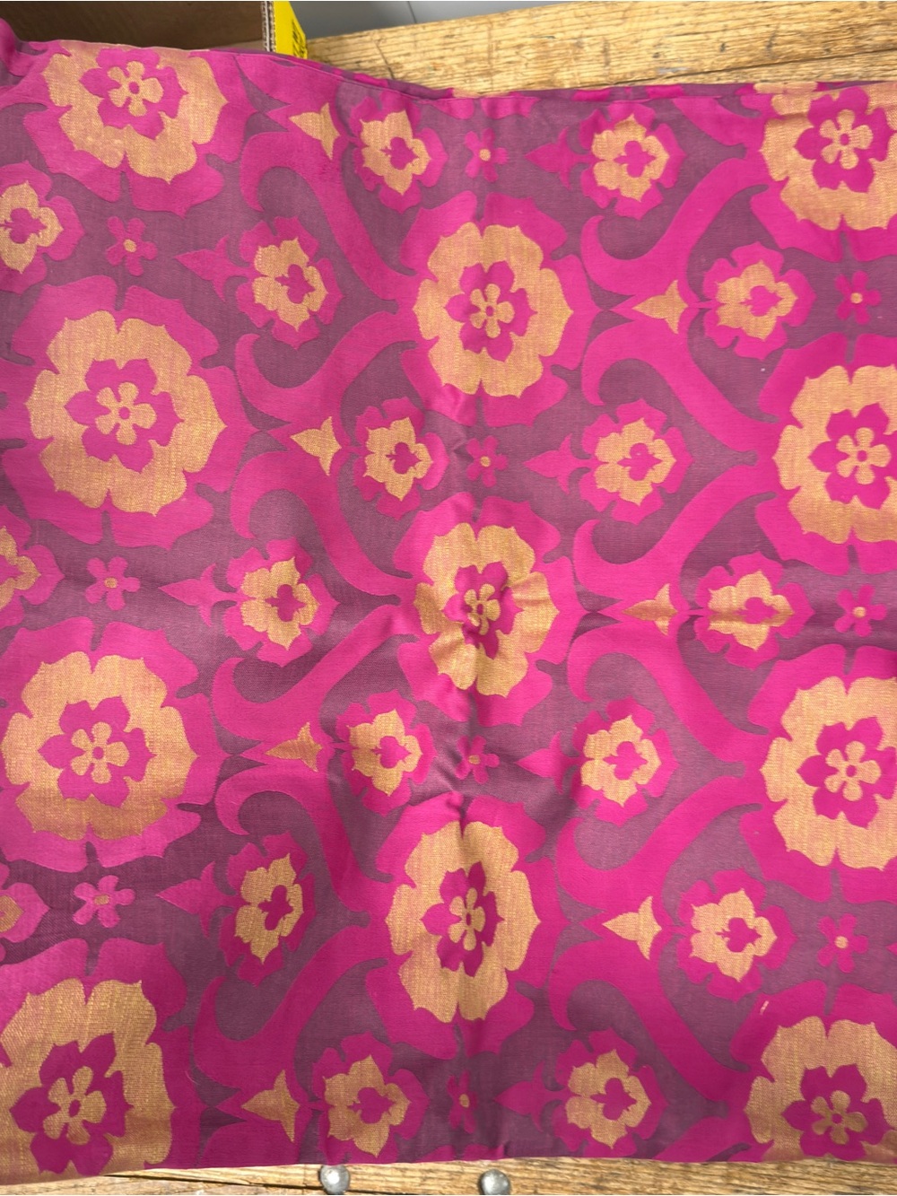 Pink and Gold Floral decorative pillow cases 
HD home designs Antonio Gregorio